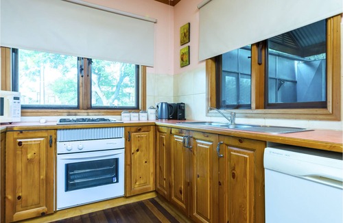 Gawler South Cottage | A lovely rustic cottage with all the modern conveniences