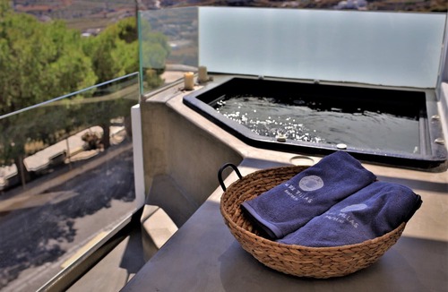 Exo Gonia Apartment | A Lux Villas Santorini