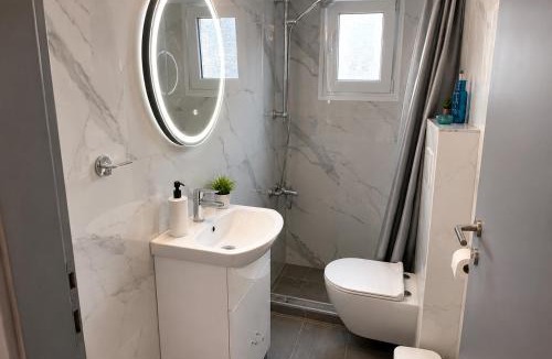 Neoi Epivates Apartment | A Minute By The Beach