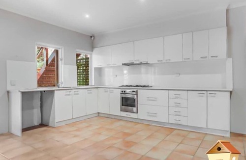 Donvale Apartment | A peaceful break amidst lush greenery and birds