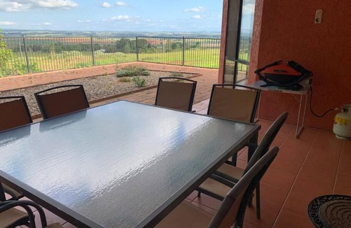 Atherton House | A picturesque 3 bedroom house with splendid views