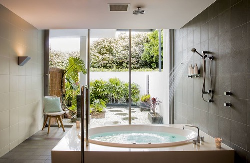 Magenta Shores House | A relaxing coastal getaway
