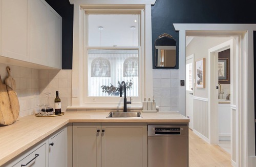 Glenelg House | A retreat in Glenelg, minutes from the beach & just 20-mins by tram to the city!