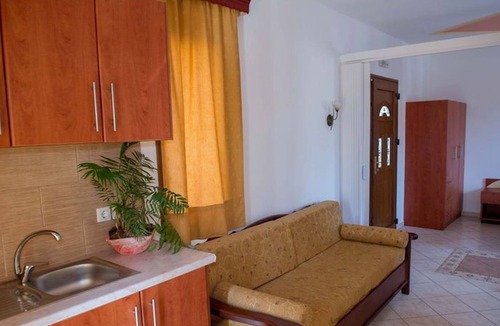 Anaxos Apartment | A spacious and bright studio with balcony