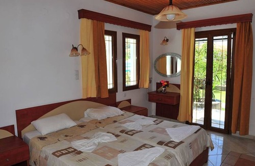 Anaxos Apartment | A spacious and bright studio with balcony