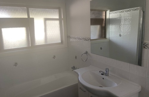 Kurri Kurri Bed & Breakfast | A special suite in a rural setting amongst bushland and wildlife