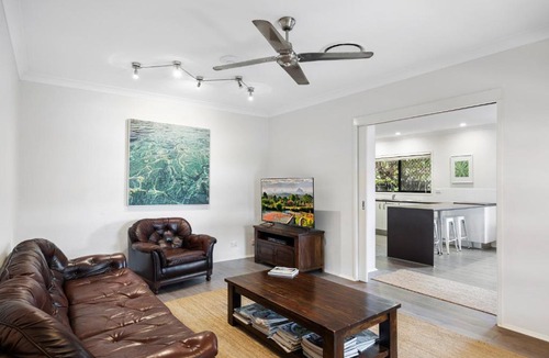 Mooloolaba House | A Tranquil Sunshine Escape with Pool and Deck