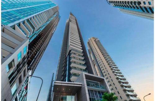 Brisbane Central Business District Apartment | AAB Apartments Skyline