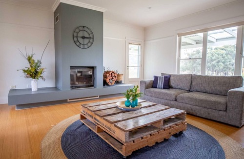 Erudgere House | Abingdon House - Luxurious four bedroom, three bathroom contemporary house with spectacular views.