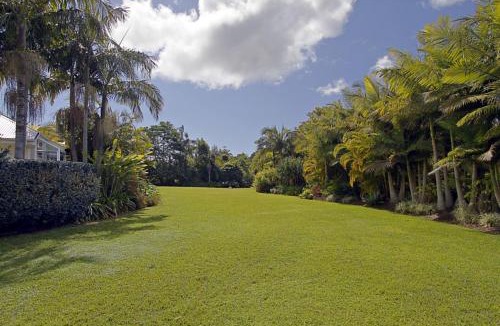 Ewingsdale House | Abode at Byron - private hideaway with 17m pool