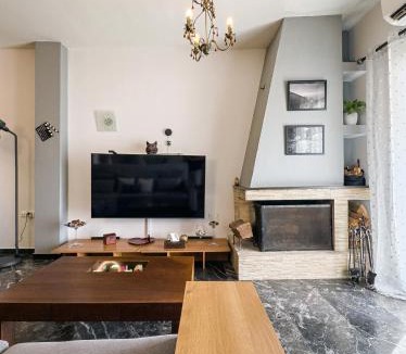 Peiraiki Apartment | Above the Sea