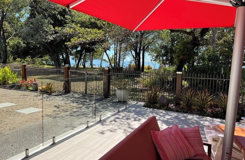 Kewarra Beach Villa | Absolute Beachfront 2 Bedroom Luxury Holiday Home