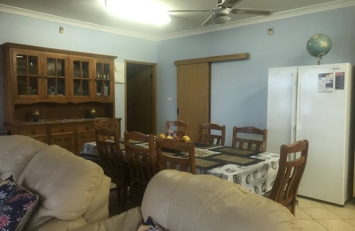 Greenwell Point House | ABSOLUTE WATERFRONT 4 BEDROOM HOUSE SLEEPS 10.