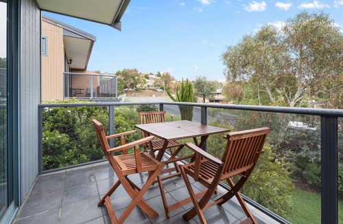 Jindabyne House | Acacia 2 - Modern 3BR Townhouse l Bath l WiFi l BBQ l Foxtel