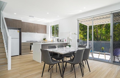 Acacia Gardens House | Acacia Garden 4Br House with Park View & Shopping
