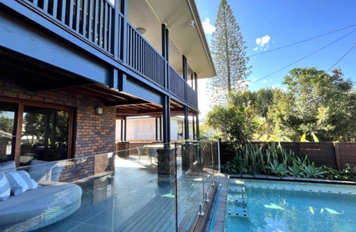 Shelly Beach House | Acacia House - a stunning beach retreat offering ultimate comfort and spacious living