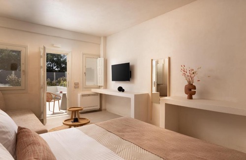 Tholos Apartment | Acanthus Oia - Suites With Private Hot Tub