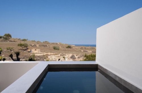 Tholos Apartment | Acanthus Oia - Suites With Private Hot Tub