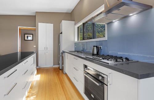 Apollo Bay House | Achilles