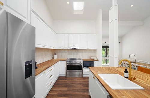 Holgate House | Acreage Estate | Mini Horses| Tennis Court | Outdoor Spa