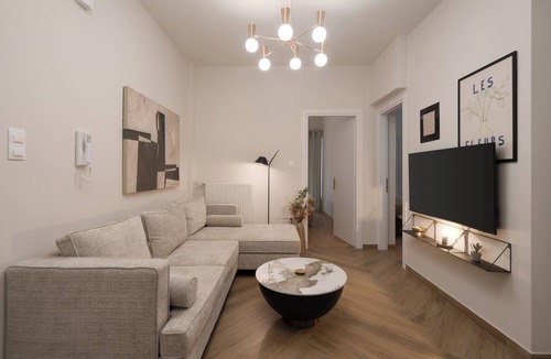 Kinosargous Apartment | "Acropolis Kallisti" 2BR/2BA near Metro