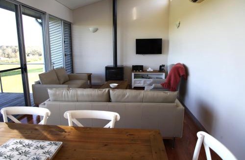 Lovedale Apartment | Adina Vineyard