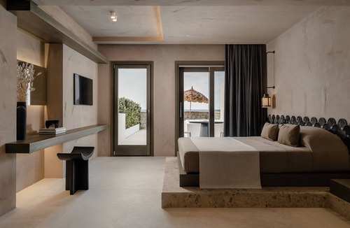 Old Town Naxos House | Adjoining 2 Bedroom Sea View Suite With 2 Outdoor Jacuzzis