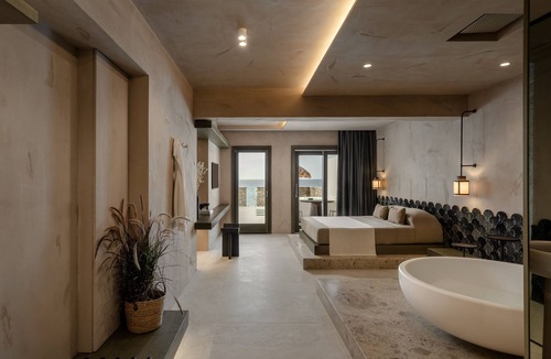 Old Town Naxos House | Adjoining 2 Bedroom Sea View Suite With 2 Outdoor Jacuzzis