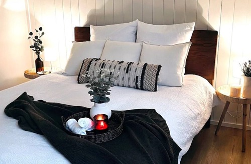 Yerrinbool House | Adorable 1 Bedroom Private Cottage in Yerrinbool