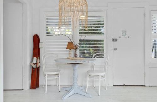 Erowal Bay House | Adrift - Pet-friendly - 5 min Walk to Bay - Rustic Charm
