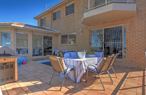 St. Georges Basin House | Adrift Retreat - St Georges Basin Waterfront Home