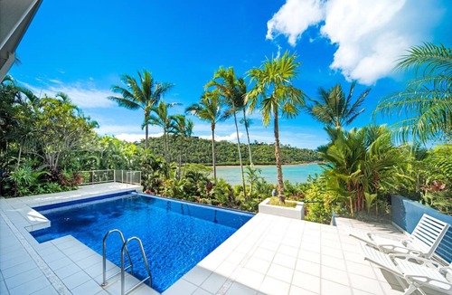 Shute Harbour Apartment | Adults only sea view unit