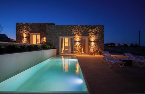 Ano Mera House | Adyton Luxury Suites & Pools Mykonos