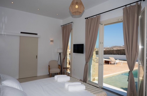 Ano Mera House | Adyton Luxury Suites & Pools Mykonos