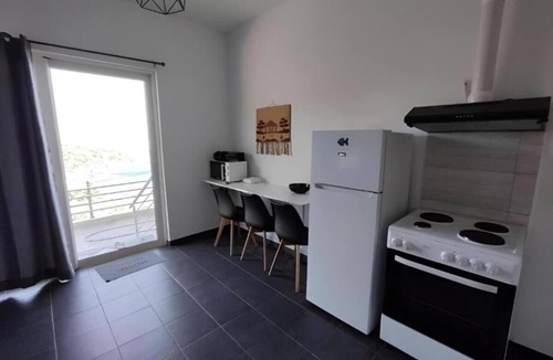Agii Apostoli Apartment | Aegean Beachfront Apartment 3