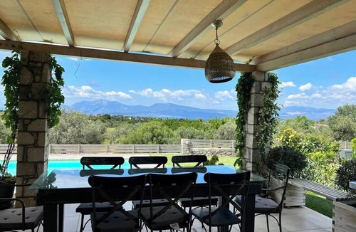 Chalcis House | Aegean retreat for 6 pool & Evia views near Athens