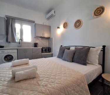 Glinado Apartment | Aegean Traditional Suite Ιn Glinado
