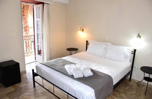 Aegina Town Hotel | Aeginitikon Arhontikon