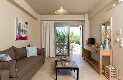 Vromonerion House | Aelia Home Suites
