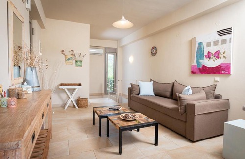 Vromonerion House | Aelia Home Suites