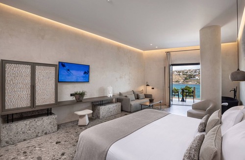 Ornos Hotel | Aeonic Suites and Spa