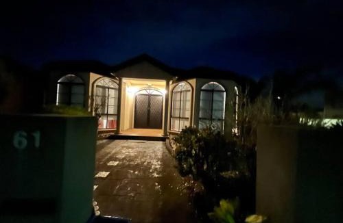 Caroline Springs House | Affordable getaways