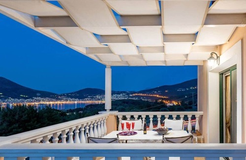 Samos Town Apartment | Afroditi – Sea View Suite with Balcony, Sleeps 4