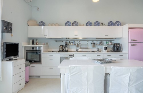 Psathi Apartment | Afroessa Sky Apartment with Sea View, Wi-Fi and Air Conditioning
