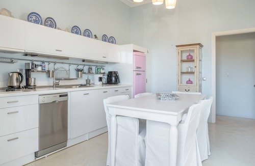 Psathi Apartment | Afroessa Sky Apartment with Sea View, Wi-Fi and Air Conditioning