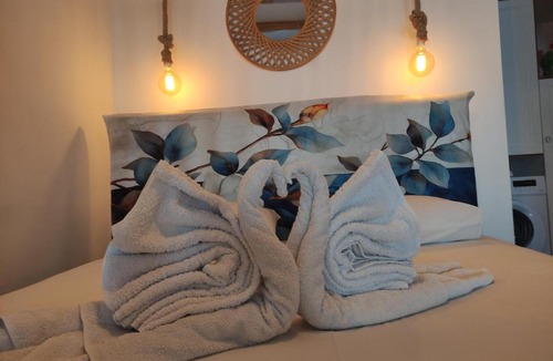 Poros Apartment | Aggelikis traditional house