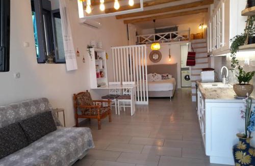 Poros Apartment | Aggelikis traditional house