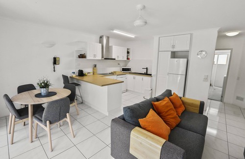 Clifton Beach Apartment | Agincourt Beachfront Apartments