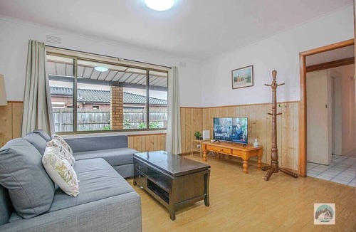 Clayton South House | Aircabin - Clayton South - Cozy - 3 Beds Duplex