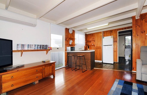 Tootgarook House | airconditioner,coonara,sunroom,bbq,cosy,pets,boats,jetski